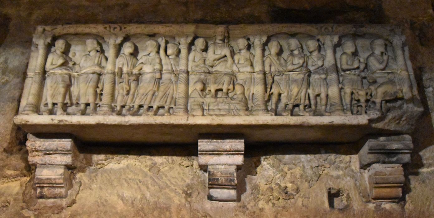 sarcophage dit des compagnons de saint Maurice - © Ministère de la Culture (France), Médiathèque du patrimoine et de la photographie, diffusion GrandPalaisRmn Photo