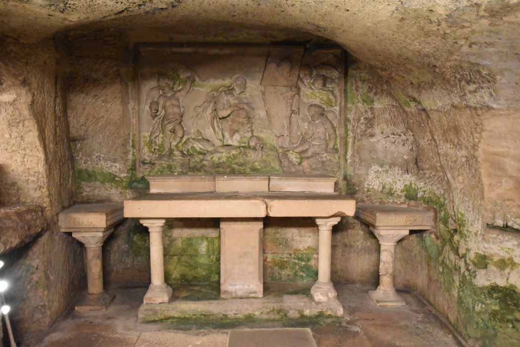 bas-relief : Sainte Madeleine