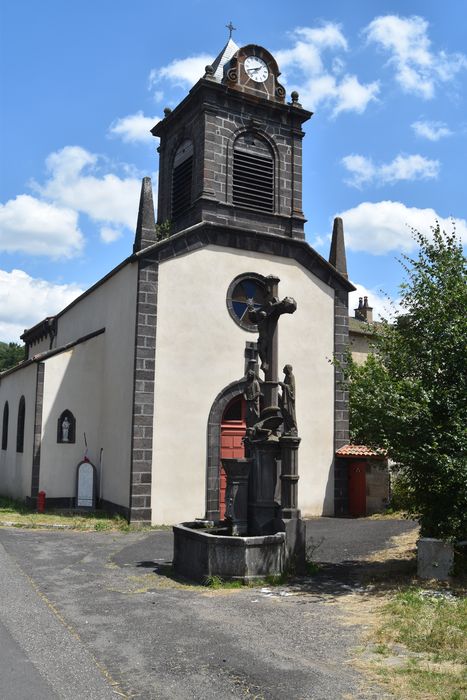 Vue générale du calvaire dans son environnement