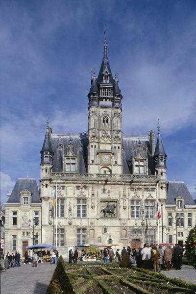 Ensemble sur la grand-place