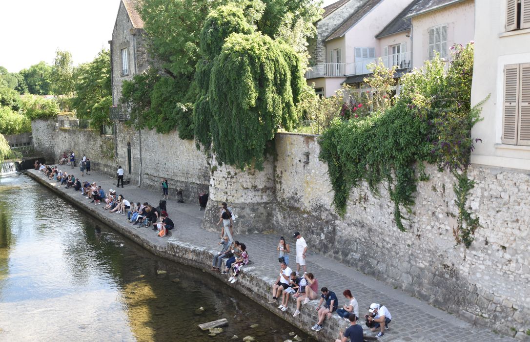 tronçon des remparts en aval du pont, élévation est