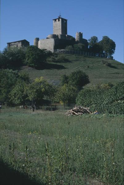 Ensemble des bâtiments sur un promontoire