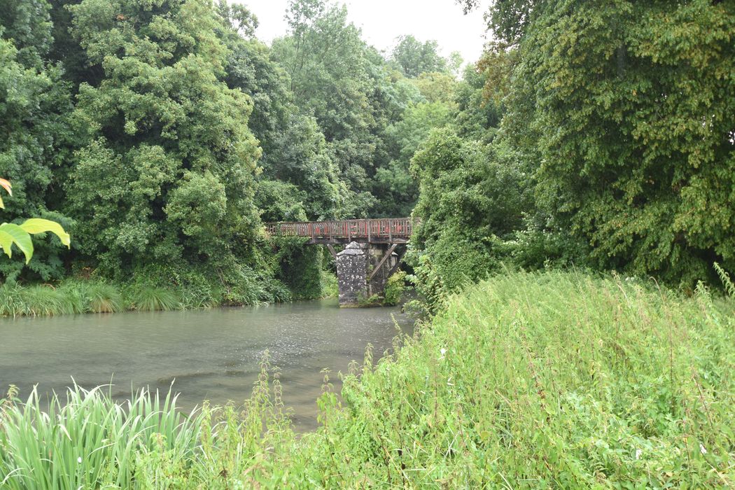 pont situé à l’extrémité sud-est, vue partielle