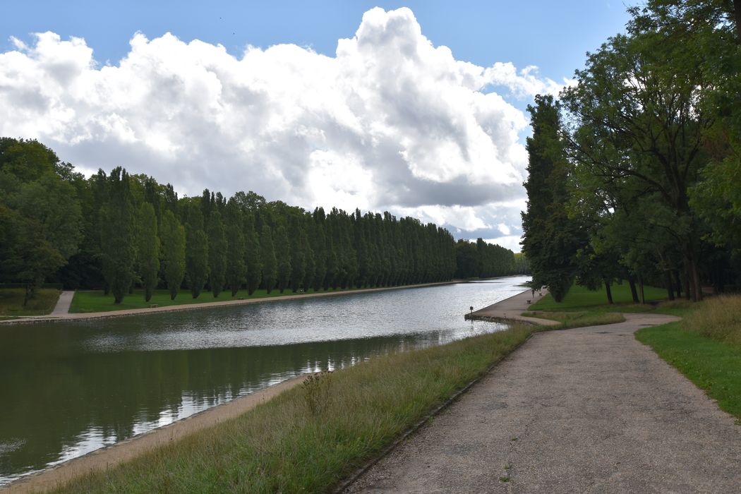 parc, grand canal depuis le Nord en direction du Sud