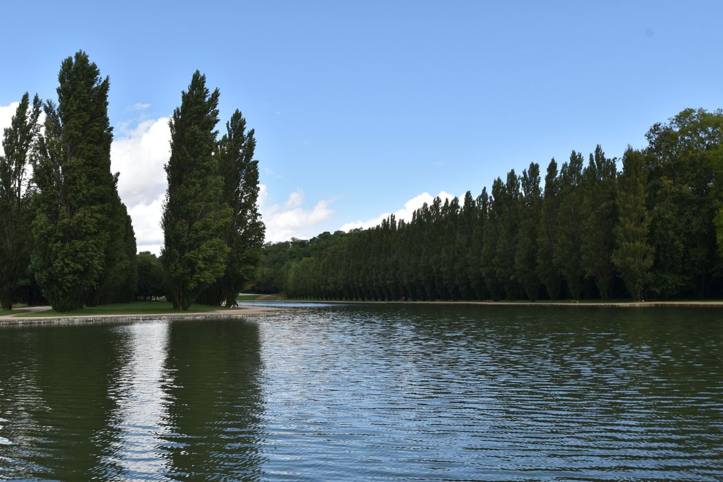 parc, grand canal en direction du Nord