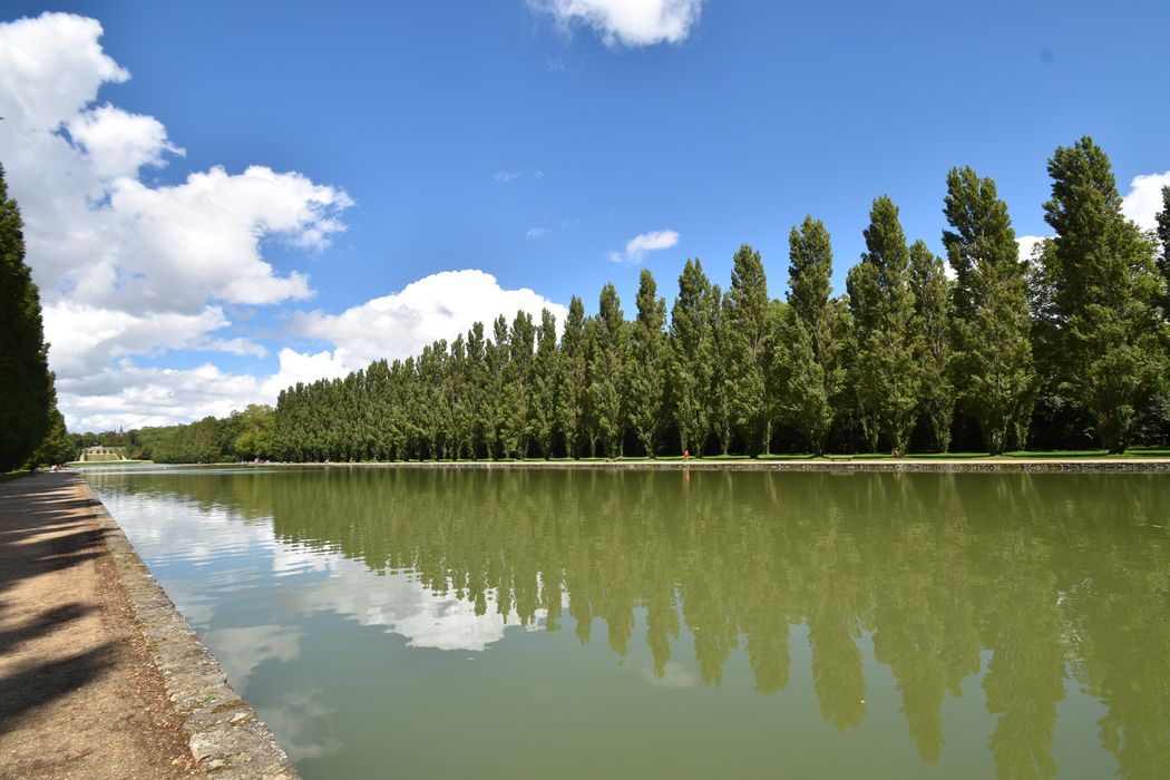 parc, grand canal en direction du Nord