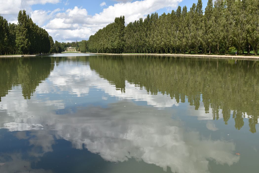 parc, grand canal en direction du Nord depuis l'extrémité sud