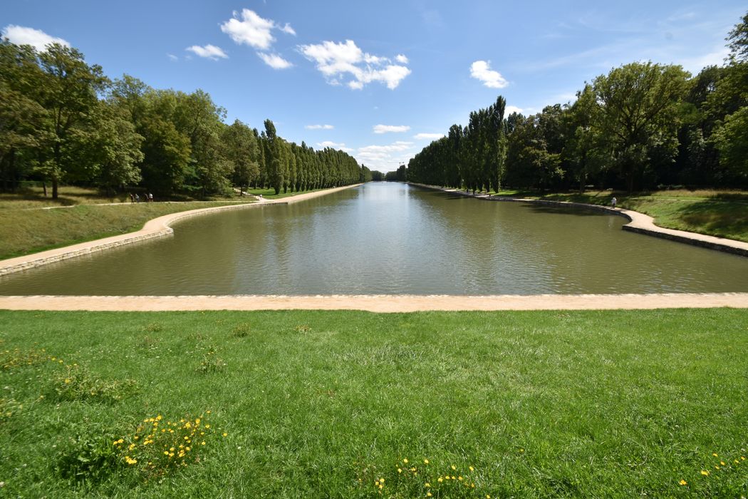 parc, grand canal en direction du Sud depuis l'extrémité nord