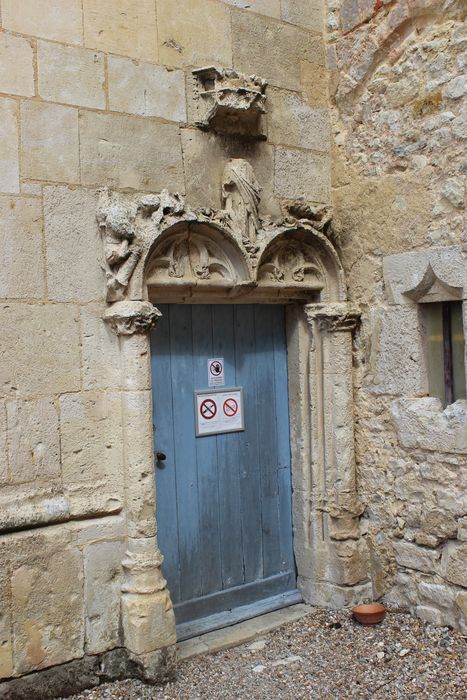 logis des moines, porte d'accès à la tourelle d'escalier