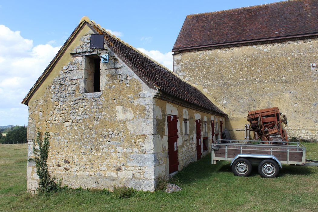 bâtiment annexe de l'ancienne exploitation agricols, façaces sud et est