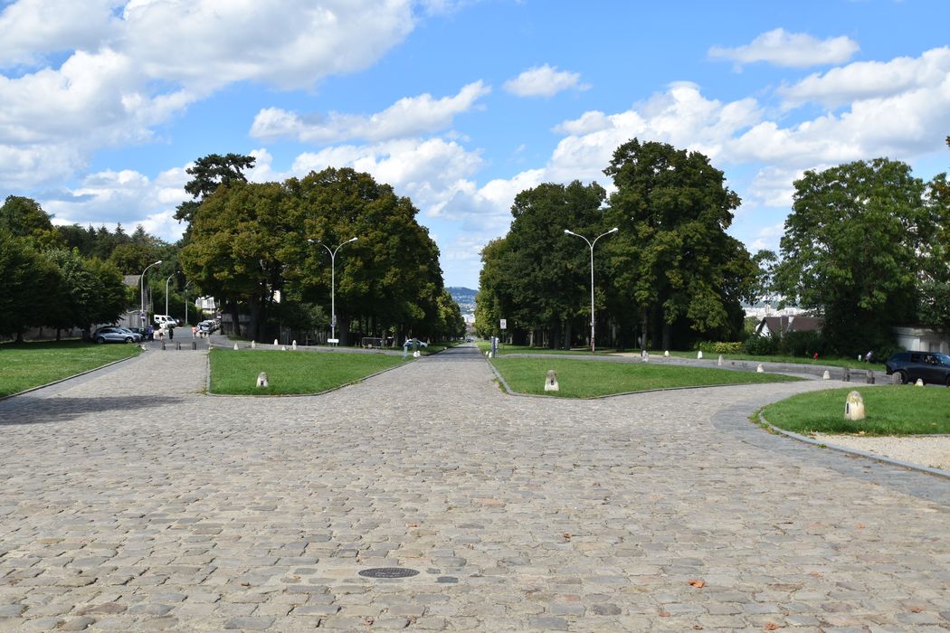 parc, grande perspective nord depuis la grille d'accès