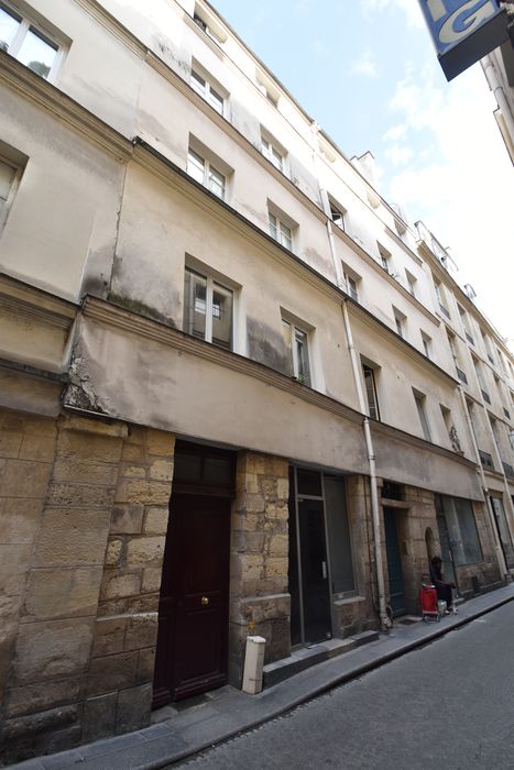 façade sur rue du n°27