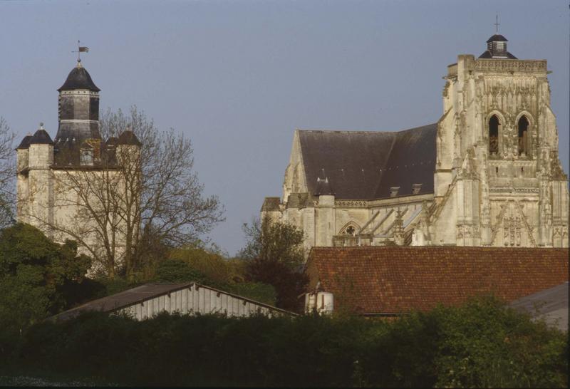 Ensemble nord-ouest et le beffroi