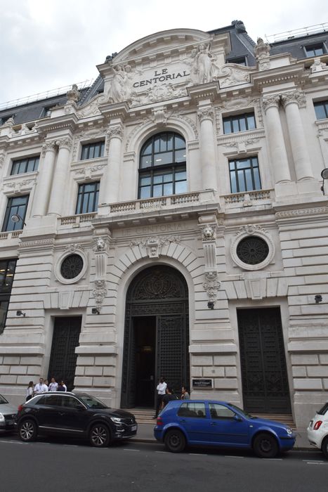 Façade sur la rue du 4 Septembre, vue partielle