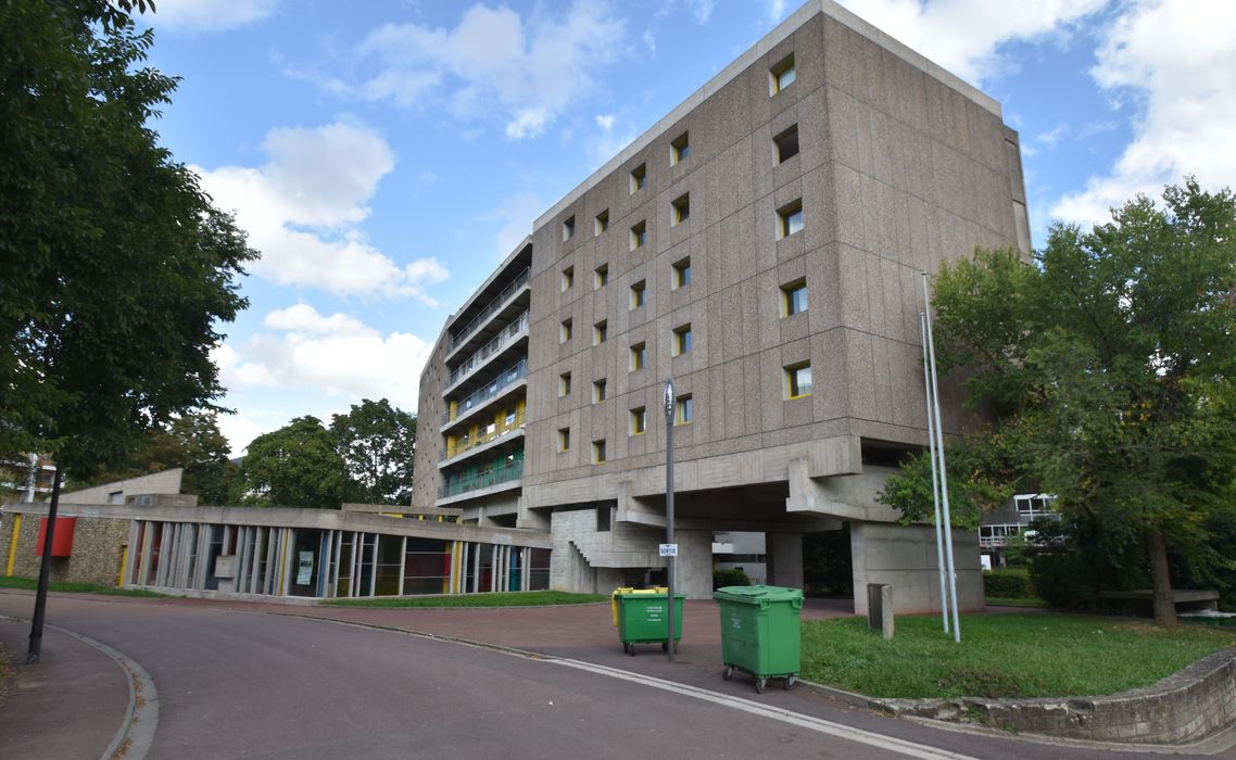 vue générale du bâtiment depuis le Sud-Ouest