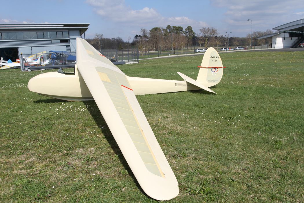 planeur Avia 40 P n° 117 immatriculé F-AZQP (ex BGA 680)