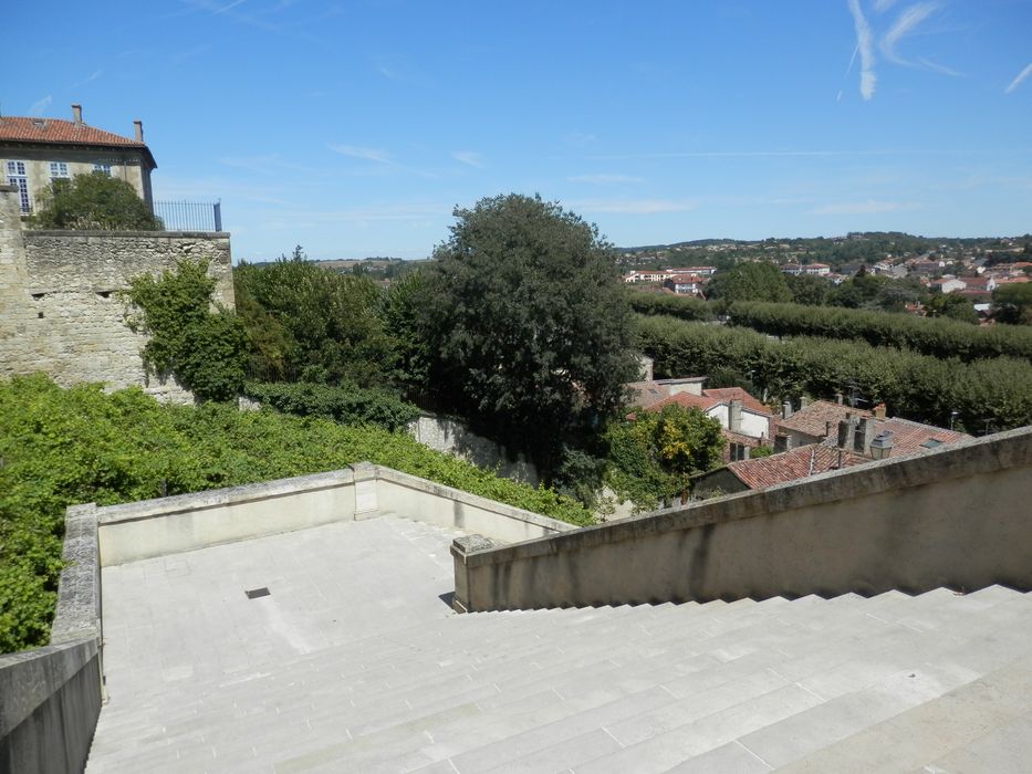 vue partielle de l’escalier