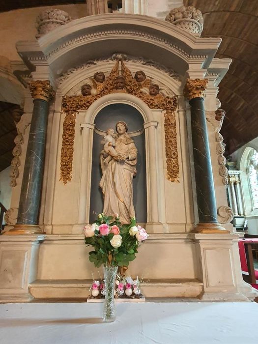 Retable de la Vierge avec sa statue