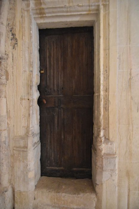 vantail de la porte d’accès au clocher