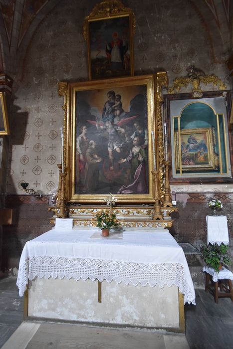 Tableau, cadre : la Vierge à l'Enfant et saint Michel terrassant le démon entre sainte Agathe, saint Nicolas de Tolentino, sainte Catherine et sainte Lucie