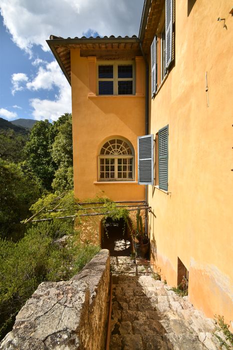 maison, façade sud-ouest, vue partielle