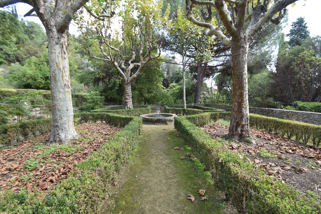 vue partielle du jardin