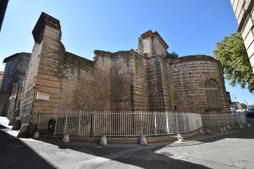 vestiges à l’angle des rues du Grand Prieuré et Dominique Maisto