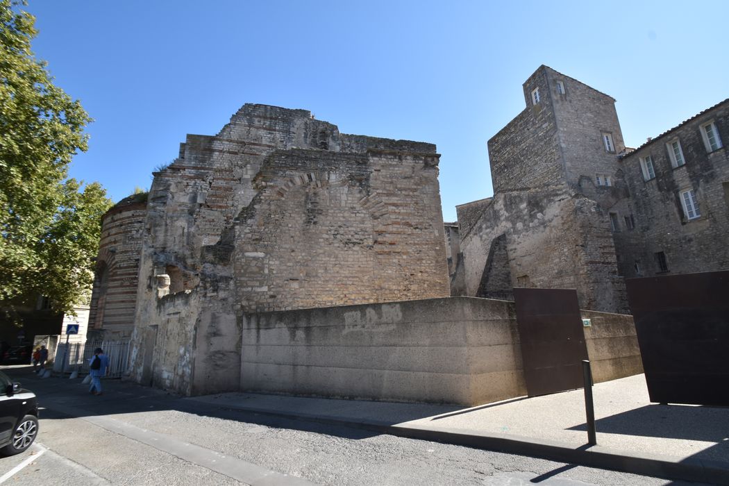 vestiges ouest depuis la rue du Grand-Prieuré