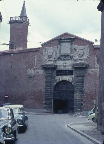 Porte d'entrée sur rue