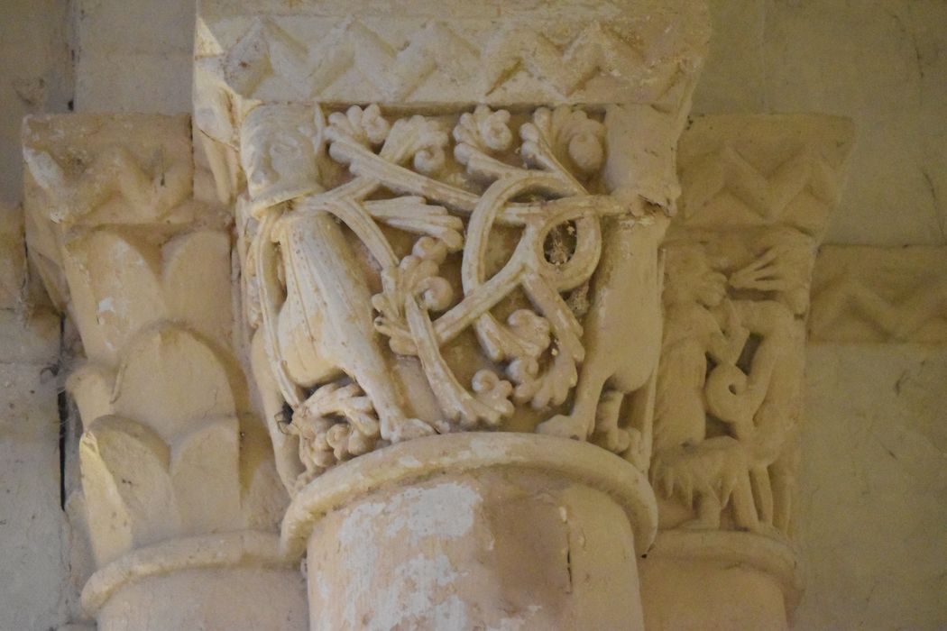 choeur, détail de chapiteaux sculptés