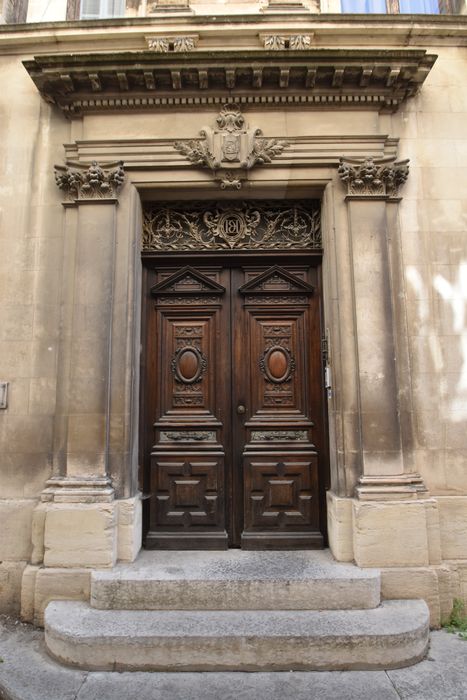 porte d’accès sur rue