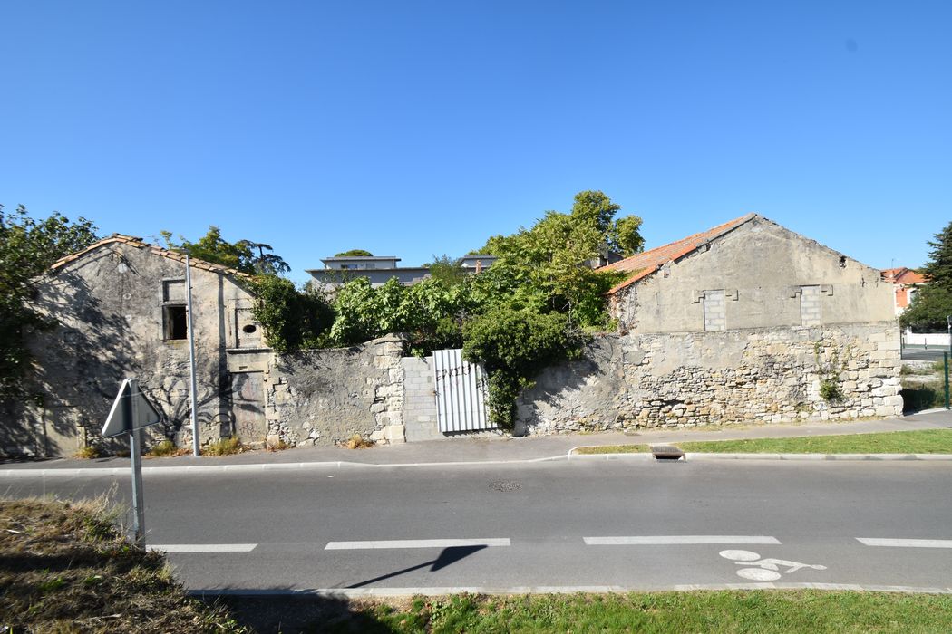 vue générale des bâtiments depuis le Sud