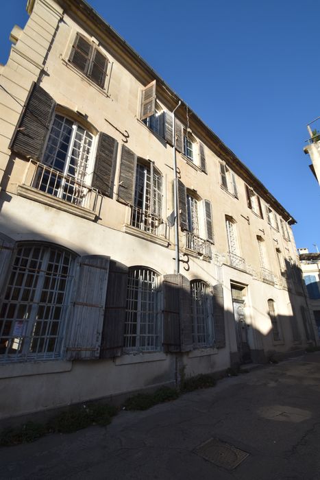 façades sur la rue Élie Giraud