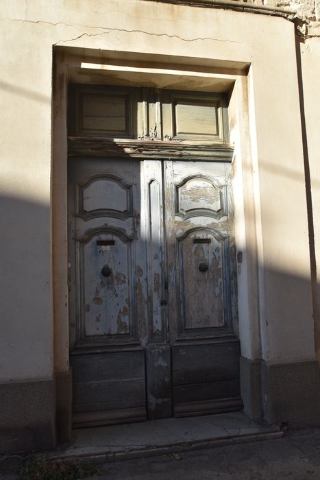 porte d’accès sur la rue Élie Giraud