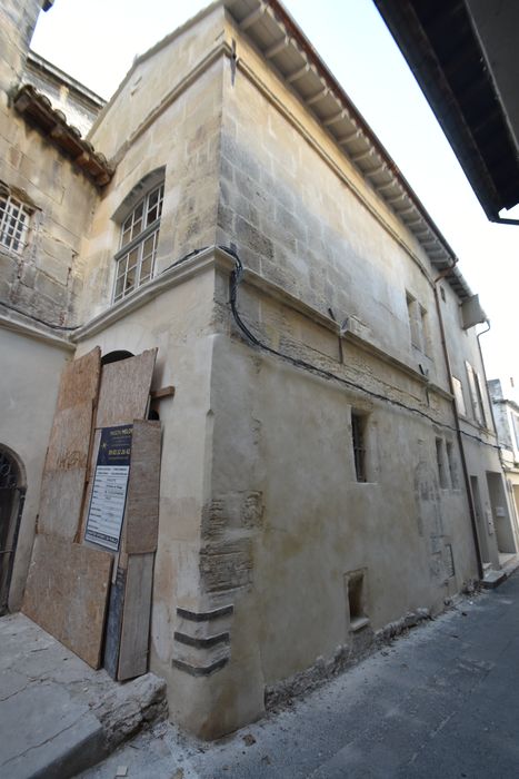 façade sur la rue Louis Pasteur, vue partielle