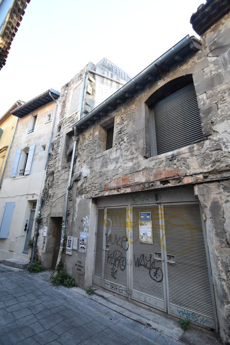 façade sur la rue Tour-du-Fabre