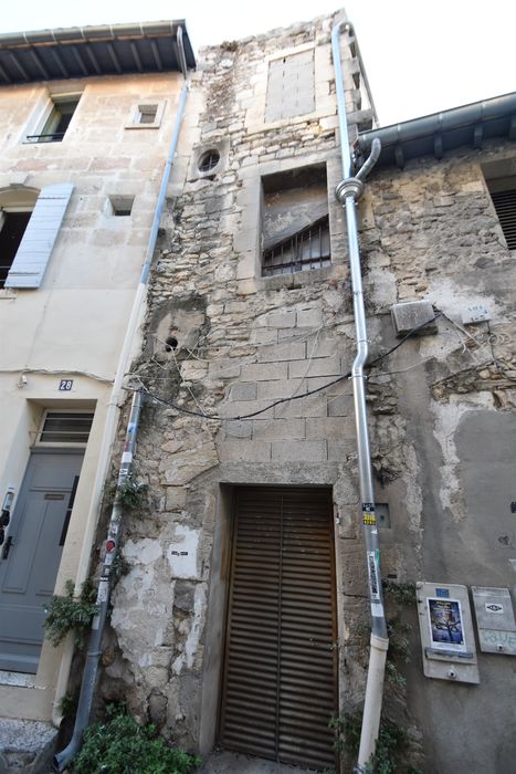 façade sur la rue Tour-du-Fabre, vue partielle