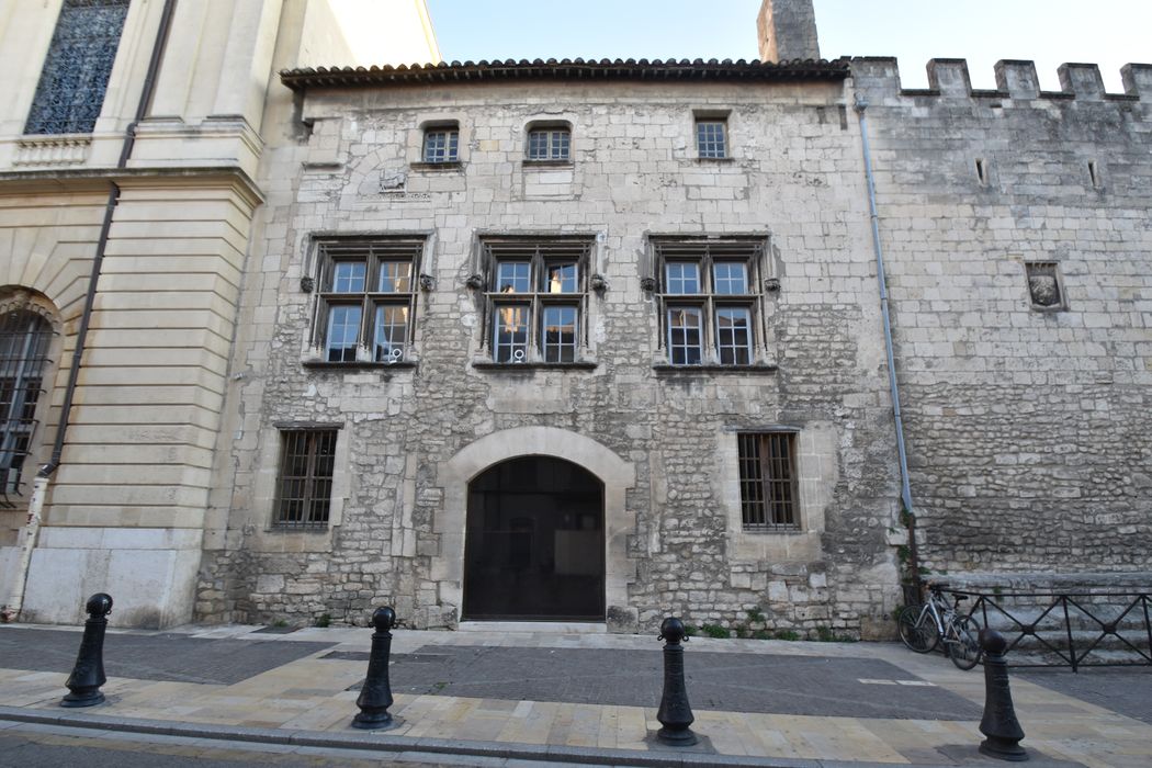 façade nord de l’ancien bâtiment du prétoire situé dans le prolongement rue Plan-de-la-Cour