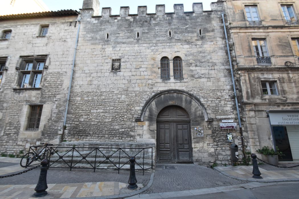 façade nord du palais des Potestats situé dans le prolongement rue Plan-de-la-Cour