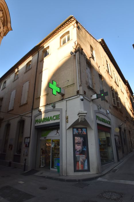 façades sur les rues de l’Hôtel-de-Ville et de la Calade, vue partielle