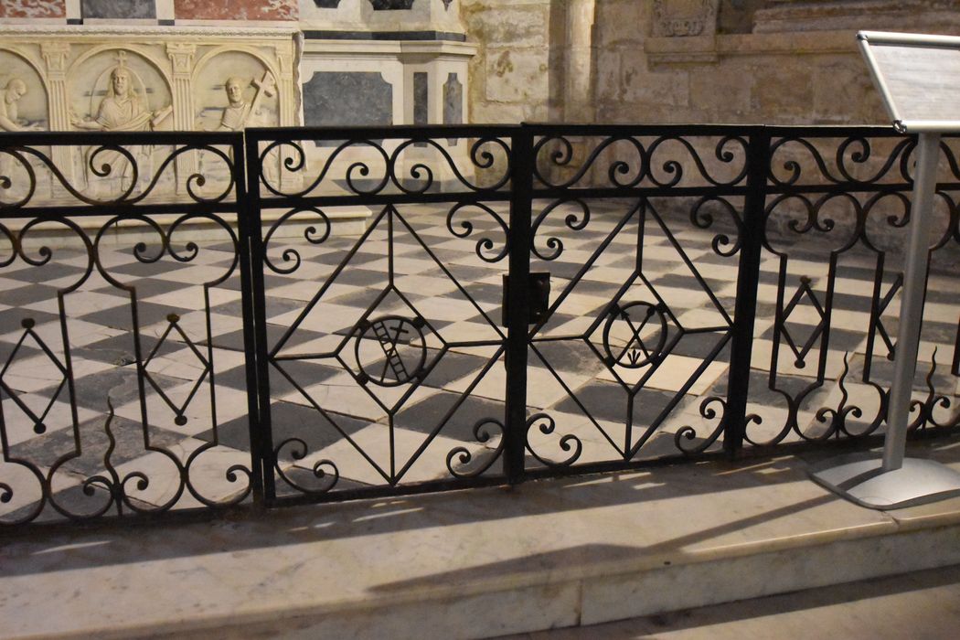 clôture de la chapelle du Calvaire (grille), détail