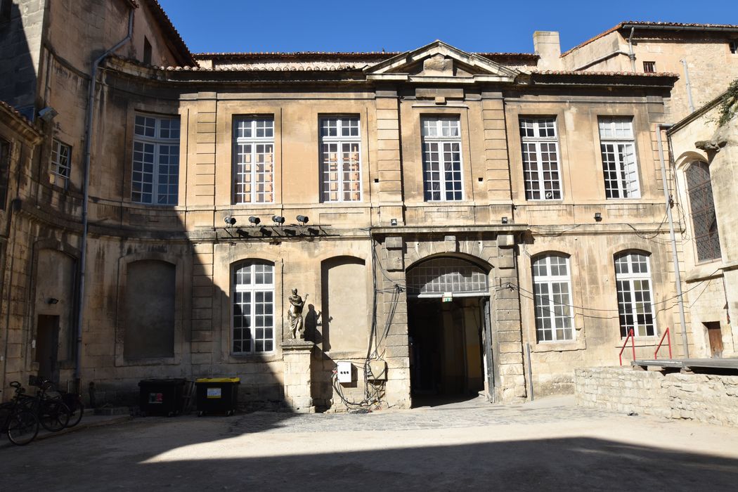 bâtiment ouest la cour intérieure (palais épiscopal), façade est