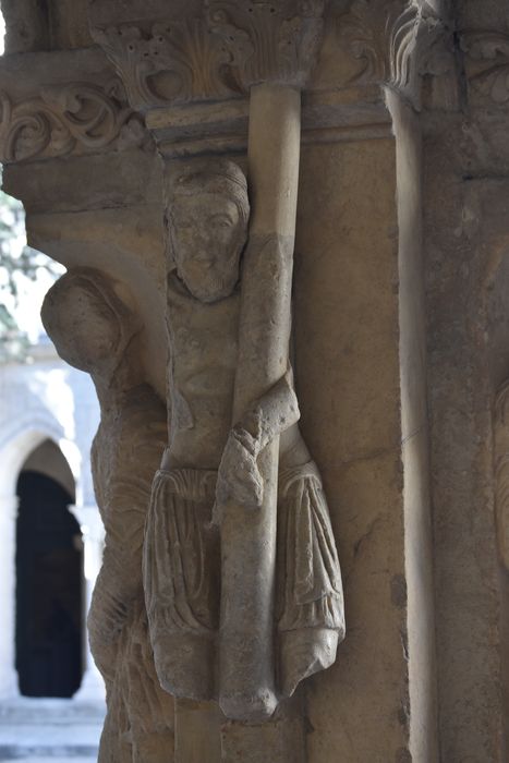 cloître, galerie est, pilier médian nord : Christ à la colonne - © Ministère de la Culture (France), Médiathèque du patrimoine et de la photographie, diffusion GrandPalaisRmn Photo