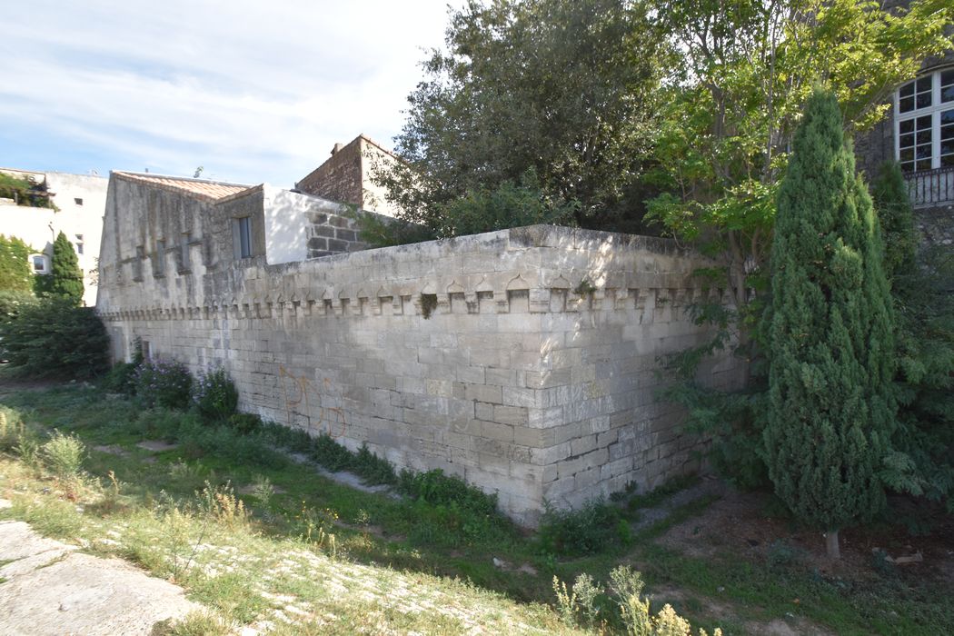 tronçon situé à l’est du Rhône, quai Marx Dormoy, élévation nord