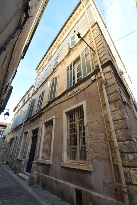 façade nord sur la rue Barrême