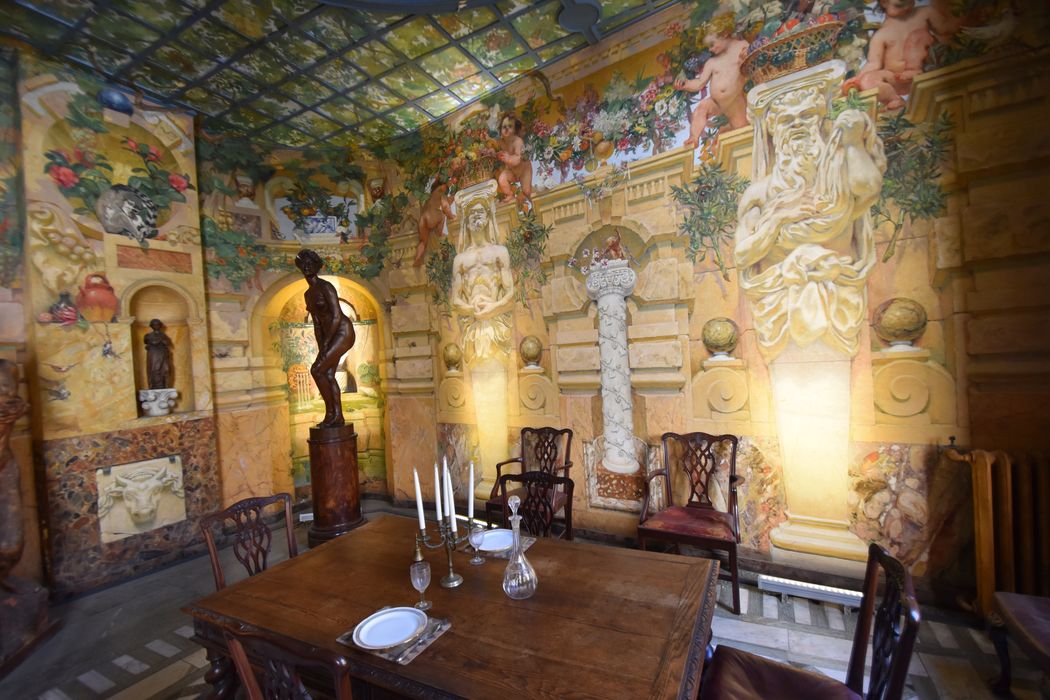 salle à manger, vue partielle du décor peint