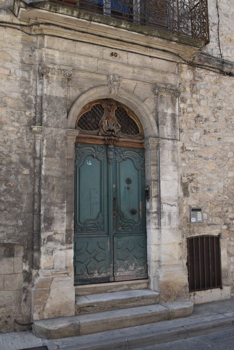 porte d’accès sur rue