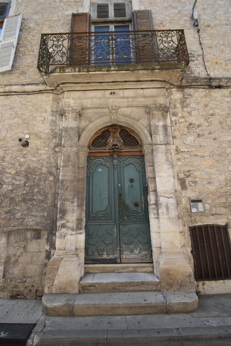 porte d’accès sur rue