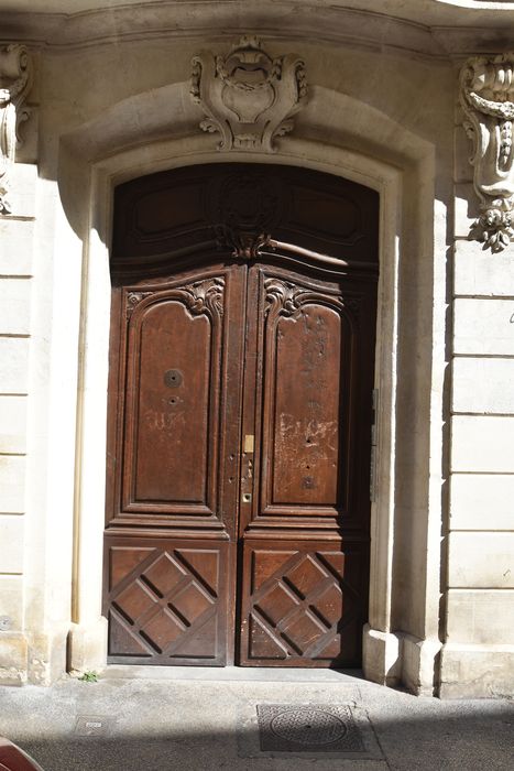 porte d’accès sur rue