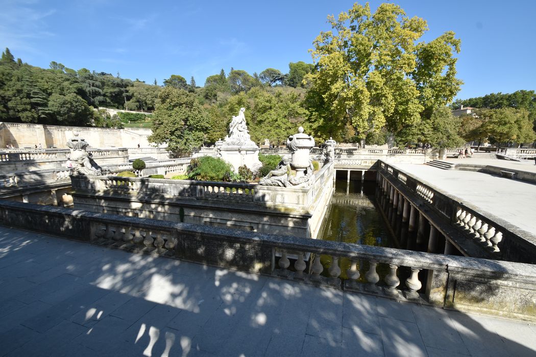 Vue partielle du jardin